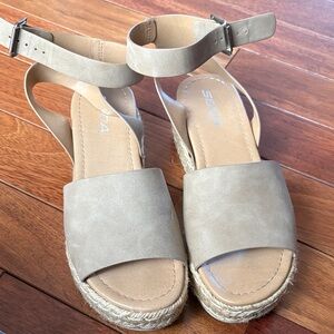 Soda Women's Beige Espadrille Sandals
